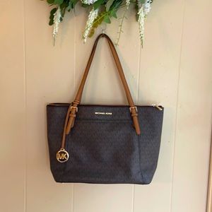 - Michael Kors Traditional Tote